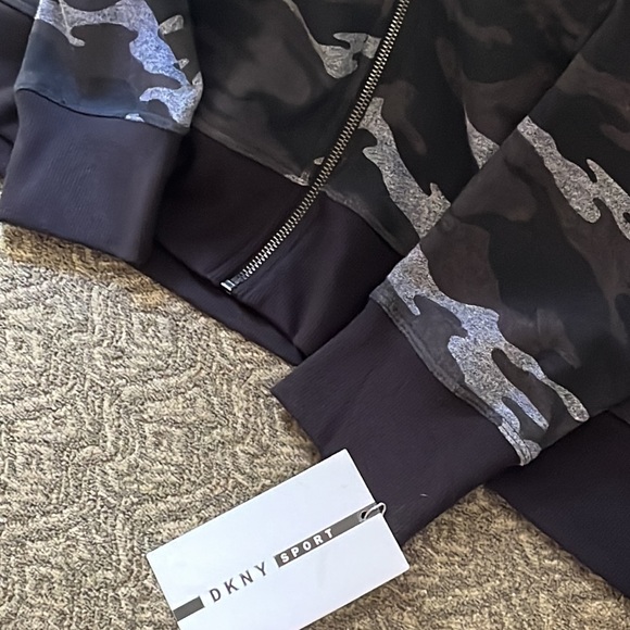 DKNY Camo sweatshirt size L/ G NWT - Picture 5 of 12